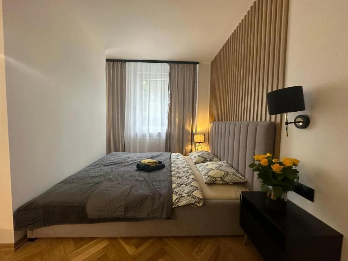 Zlota 69 By Homeprime Warsaw Apartment